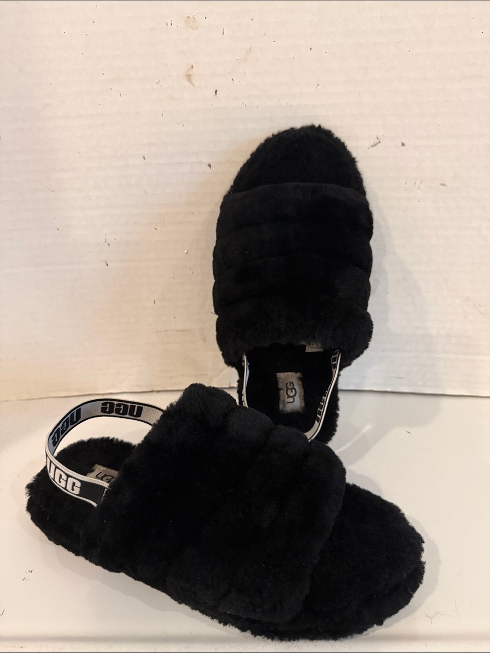 UGG Yeah Fluff Black Slide Sandals Slippers with Branded Heel Strap (sz 5)